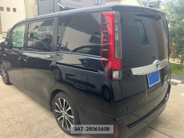 Toyota NOAH HYBRID 2014-10 8526304-3