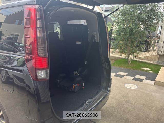 Toyota NOAH HYBRID 2014-10 8526304-5
