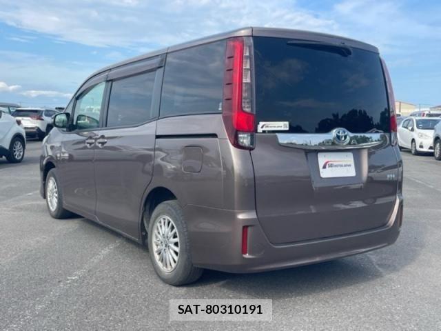Toyota NOAH HYBRID 2014-06 8526308-2