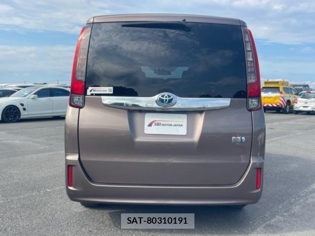 Toyota NOAH HYBRID 2014-06 8526308-3