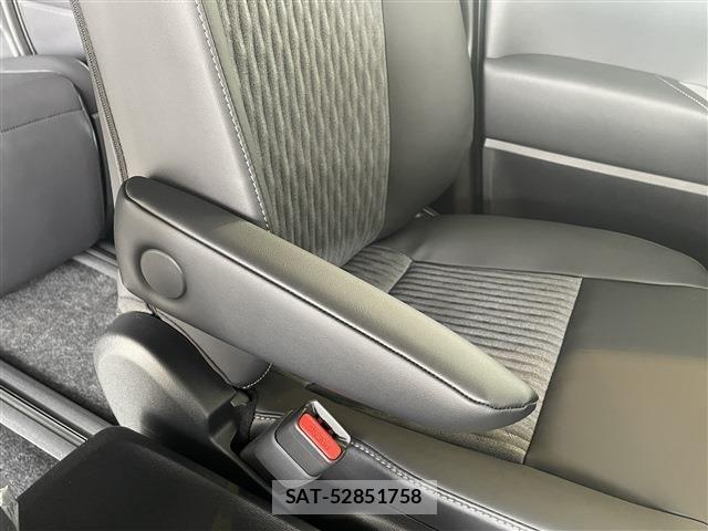 Toyota NOAH HYBRID 2026-03 8562989-23