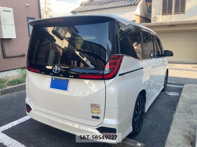 Toyota NOAH HYBRID 2023-10 8562993-9