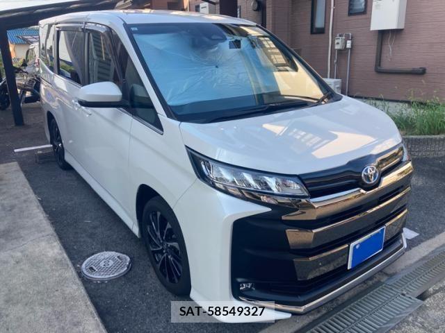 Toyota NOAH HYBRID 2023-10 8562993-2
