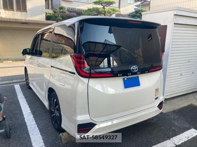 Toyota NOAH HYBRID 2023-10 8562993-7