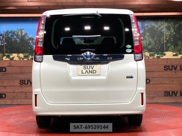 Toyota NOAH HYBRID 2015-09 8563001-14