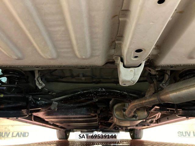 Toyota NOAH HYBRID 2015-09 8563001-18