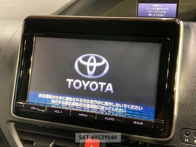 Toyota NOAH HYBRID 2015-09 8563001-3