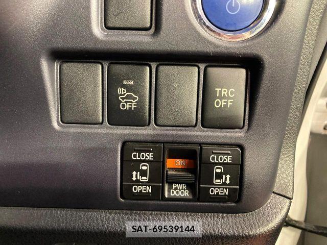 Toyota NOAH HYBRID 2015-09 8563001-4