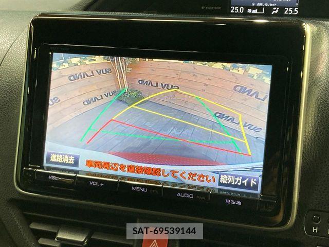 Toyota NOAH HYBRID 2015-09 8563001-5