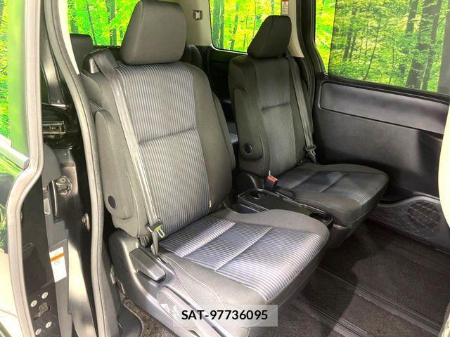 Toyota NOAH HYBRID 2016-07 8562994-9