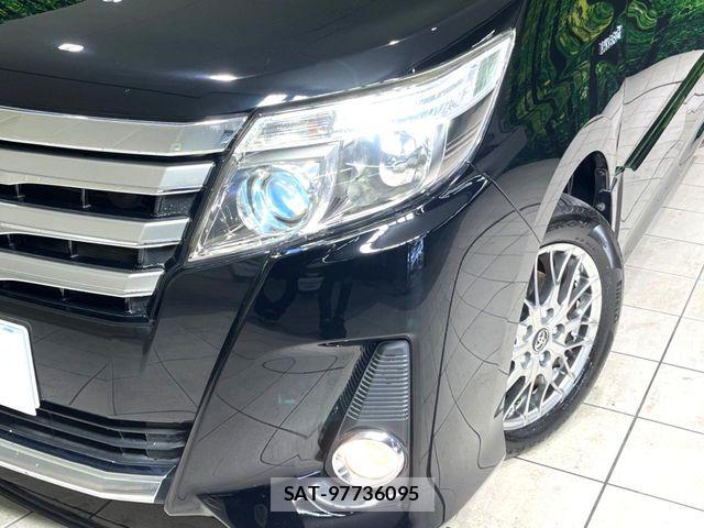 Toyota NOAH HYBRID 2016-07 8562994-13