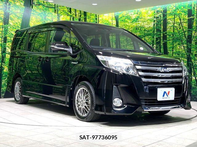 Toyota NOAH HYBRID 2016-07 8562994-17