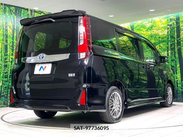 Toyota NOAH HYBRID 2016-07 8562994-18