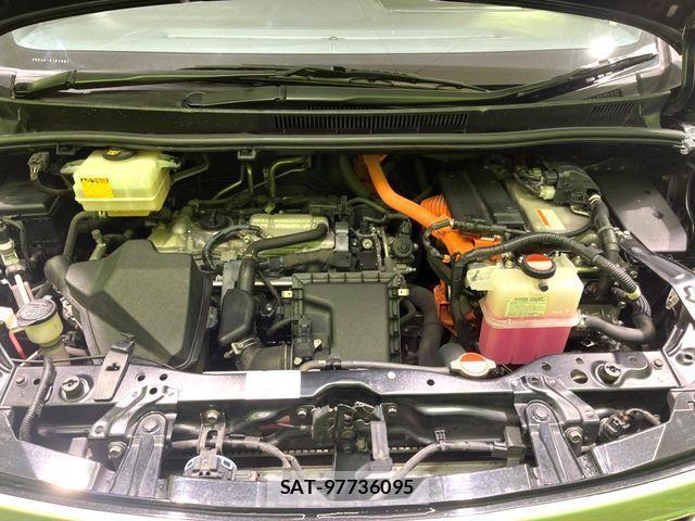 Toyota NOAH HYBRID 2016-07 8562994-19