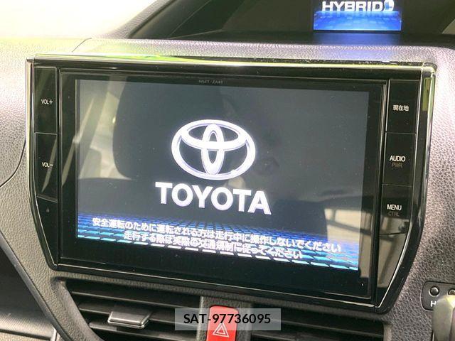 Toyota NOAH HYBRID 2016-07 8562994-3