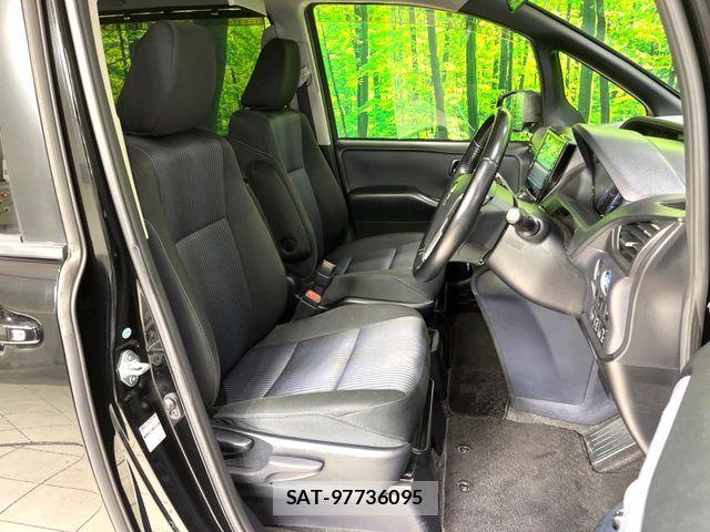 Toyota NOAH HYBRID 2016-07 8562994-8