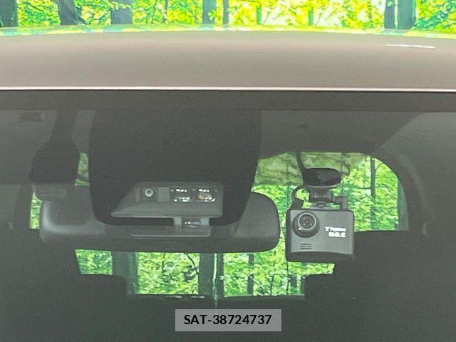 Toyota NOAH HYBRID 2019-11 8562992-4
