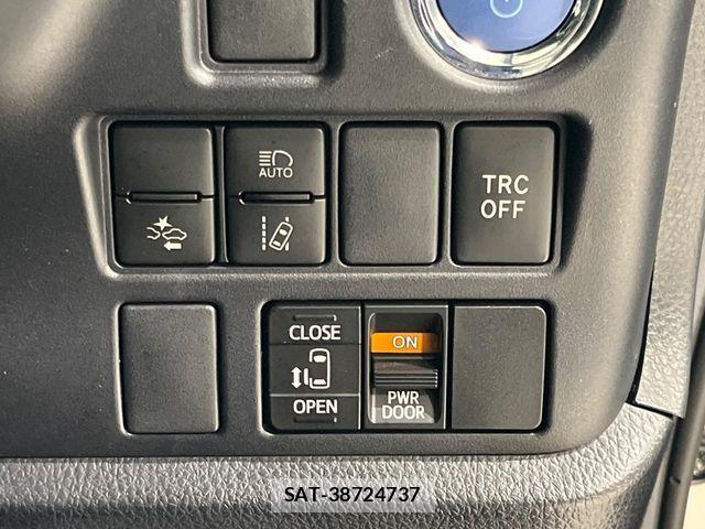 Toyota NOAH HYBRID 2019-11 8562992-5