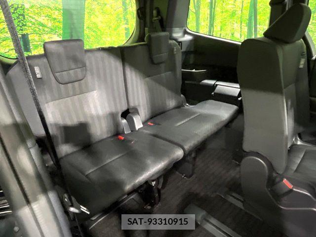 Toyota NOAH HYBRID 2023-09 8562991-9