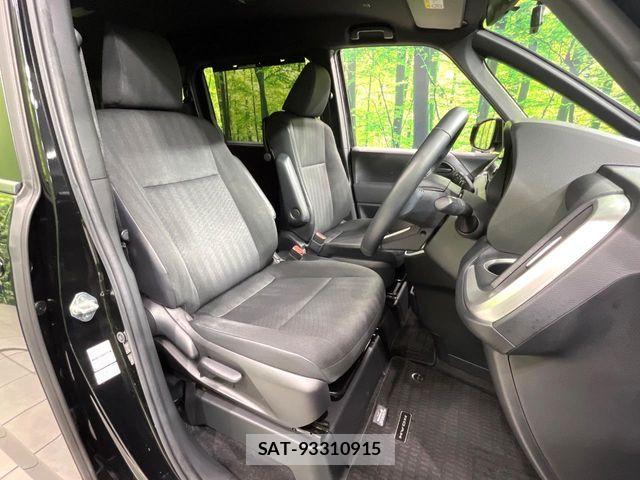 Toyota NOAH HYBRID 2023-09 8562991-7
