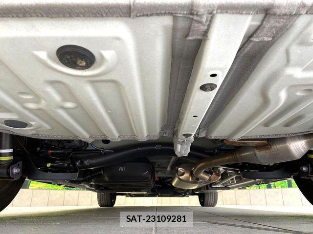 Toyota NOAH HYBRID 2022-06 8562987-18
