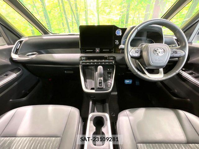 Toyota NOAH HYBRID 2022-06 8562987-1
