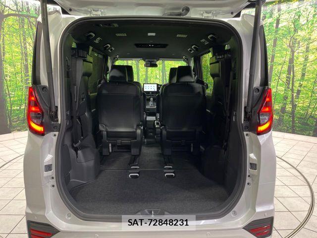 Toyota NOAH HYBRID 2026-01 8562986-9