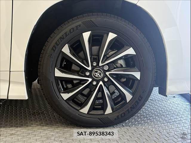 Toyota NOAH HYBRID 2022-04 8562990-13