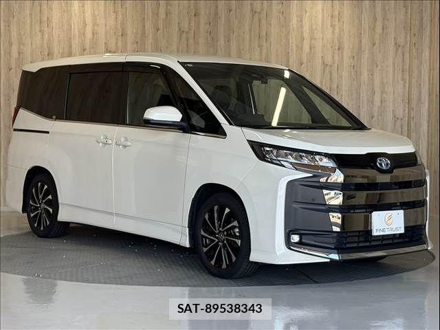 Toyota NOAH HYBRID 2022-04 8562990-15