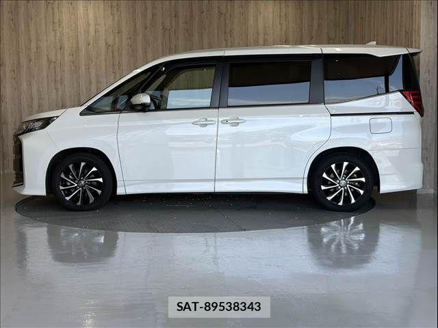 Toyota NOAH HYBRID 2022-04 8562990-20