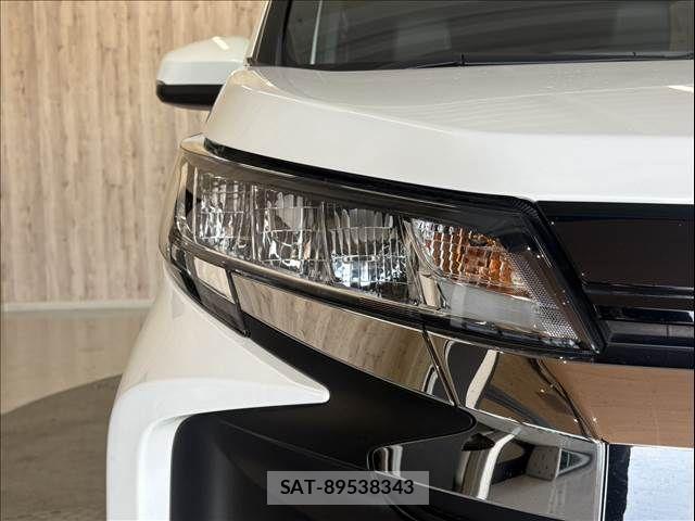 Toyota NOAH HYBRID 2022-04 8562990-21