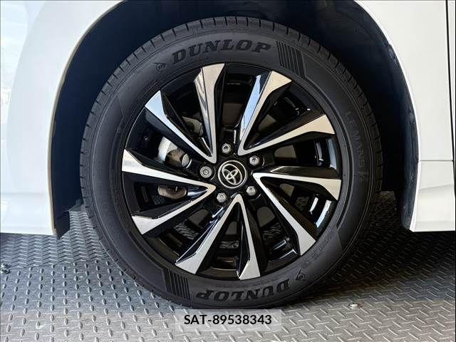 Toyota NOAH HYBRID 2022-04 8562990-27