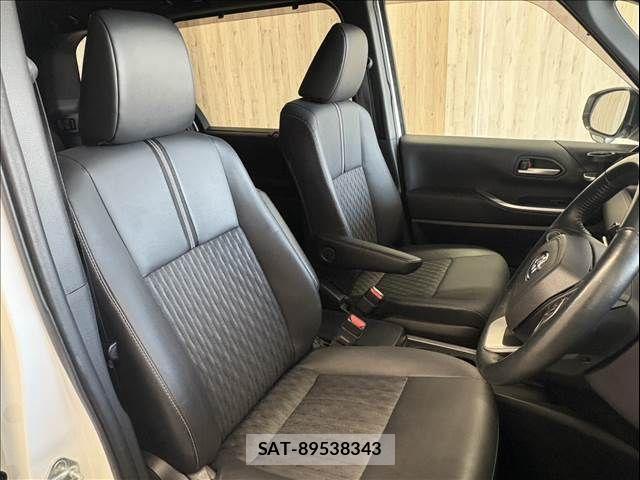Toyota NOAH HYBRID 2022-04 8562990-7