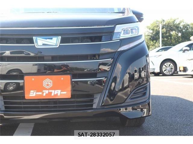 Toyota NOAH HYBRID 2017-12 8562995-10