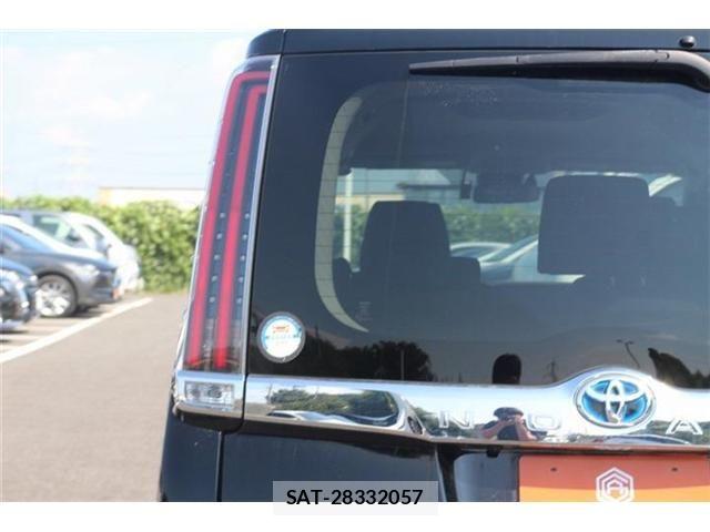 Toyota NOAH HYBRID 2017-12 8562995-18