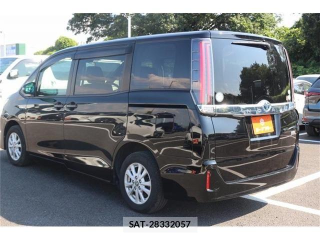 Toyota NOAH HYBRID 2017-12 8562995-19