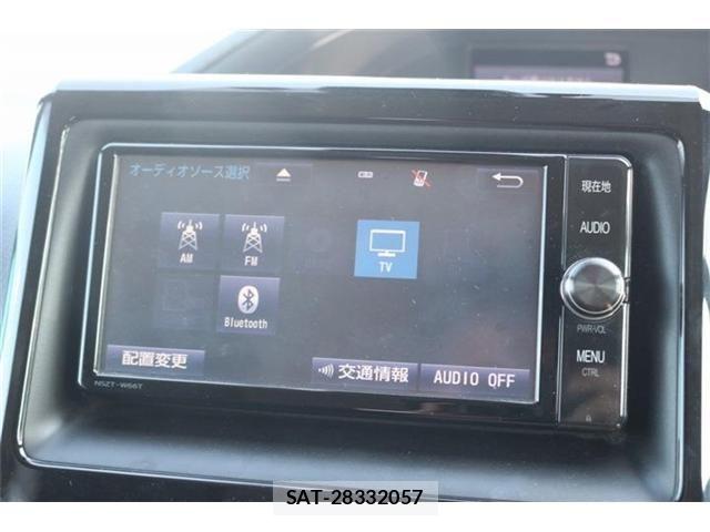 Toyota NOAH HYBRID 2017-12 8562995-4