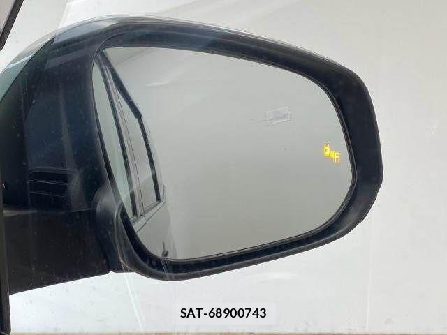 Toyota NOAH HYBRID 2022-12 8628122-4