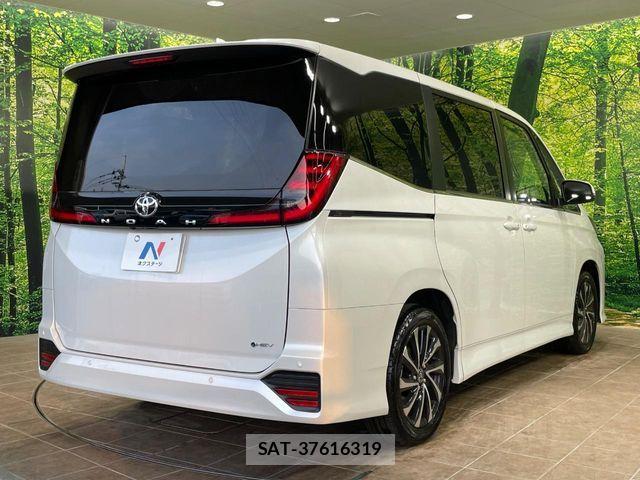 Toyota NOAH HYBRID 2026-03 8628114-17