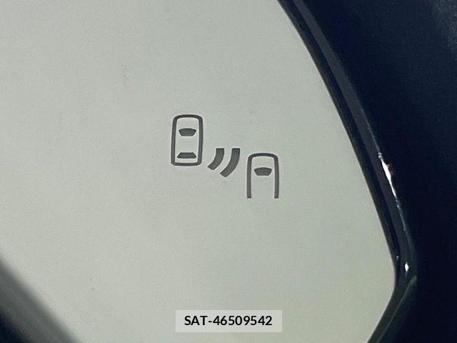 Toyota NOAH HYBRID 2022-10 8628124-5