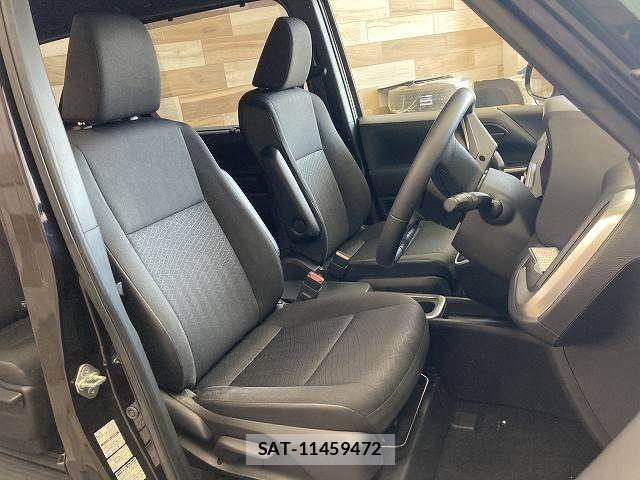 Toyota NOAH HYBRID 2023-04 8628123-9