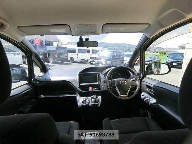 Toyota NOAH HYBRID 2016-01 8628127-12