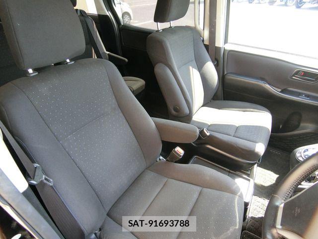 Toyota NOAH HYBRID 2016-01 8628127-14