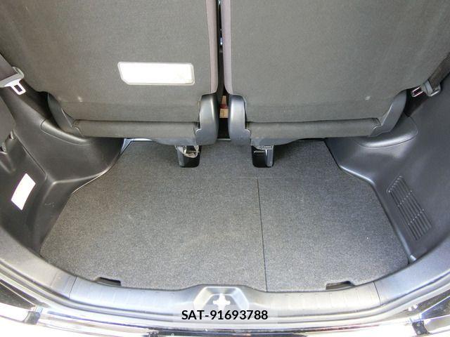 Toyota NOAH HYBRID 2016-01 8628127-19