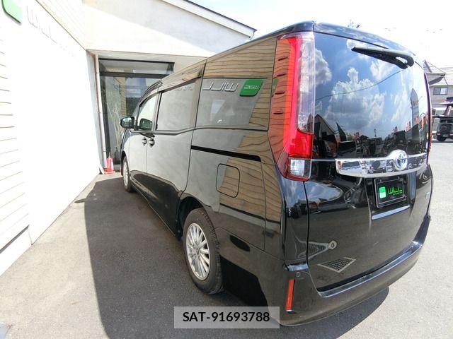 Toyota NOAH HYBRID 2016-01 8628127-7