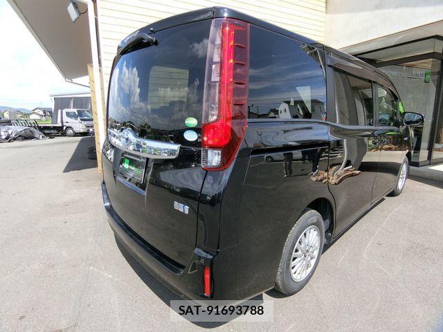 Toyota NOAH HYBRID 2016-01 8628127-8