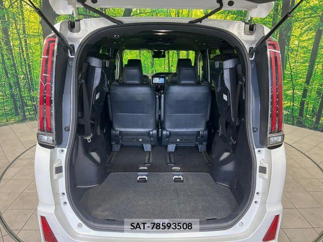 Toyota NOAH HYBRID 2018-05 8628126-10