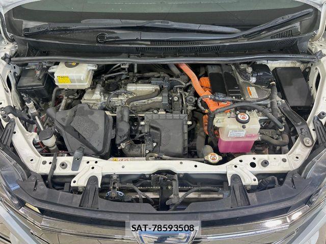 Toyota NOAH HYBRID 2018-05 8628126-18