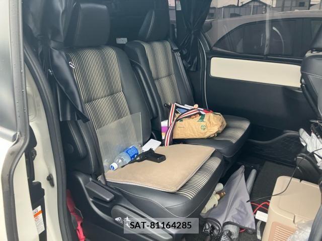 Toyota NOAH HYBRID 2019-12 8628129-13