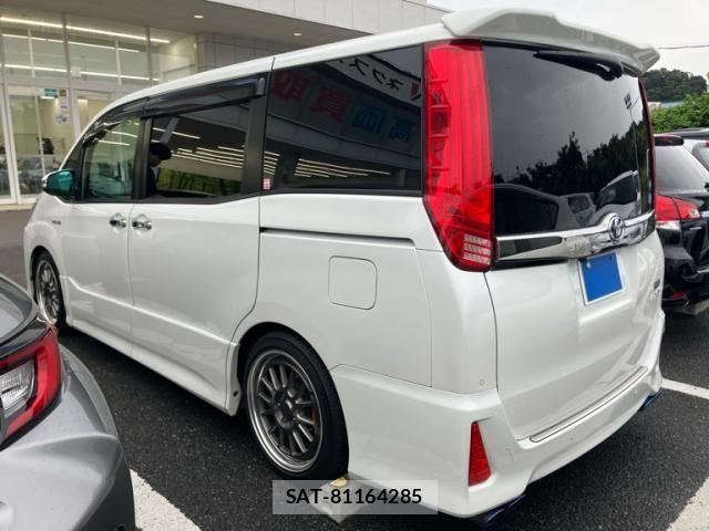 Toyota NOAH HYBRID 2019-12 8628129-4